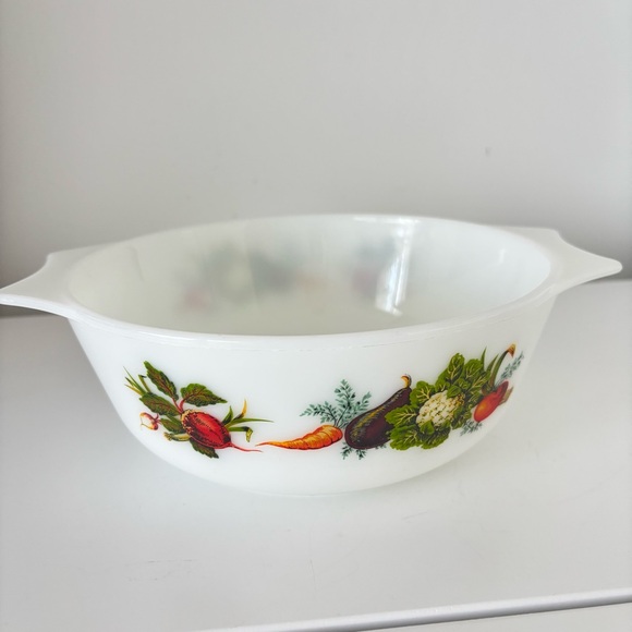 VINTAGE PYREX England White Milk Glass Casserole Bowl dish Tuscany Market Garden - Picture 4 of 14